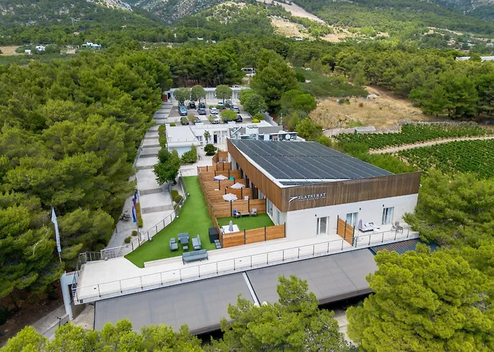Zlatni Rat Beach Resort